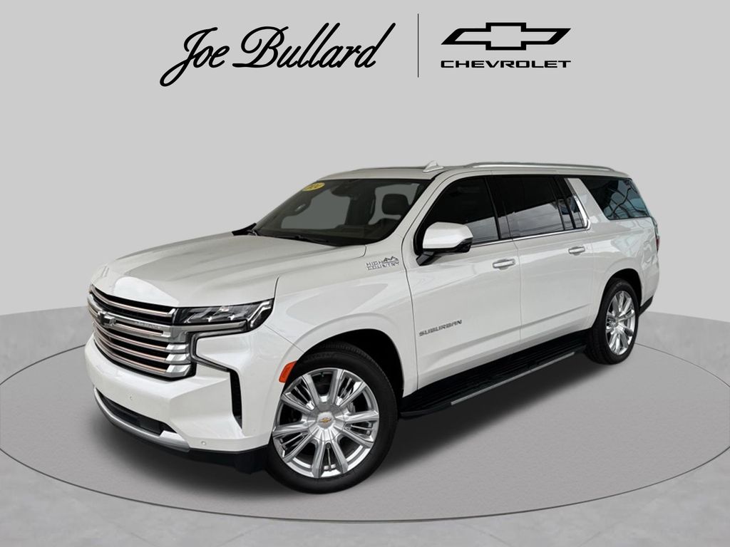 White (Iridescent Pearl Tricoat) 2024 Chevrolet Suburban SUV / Crossover 4X2