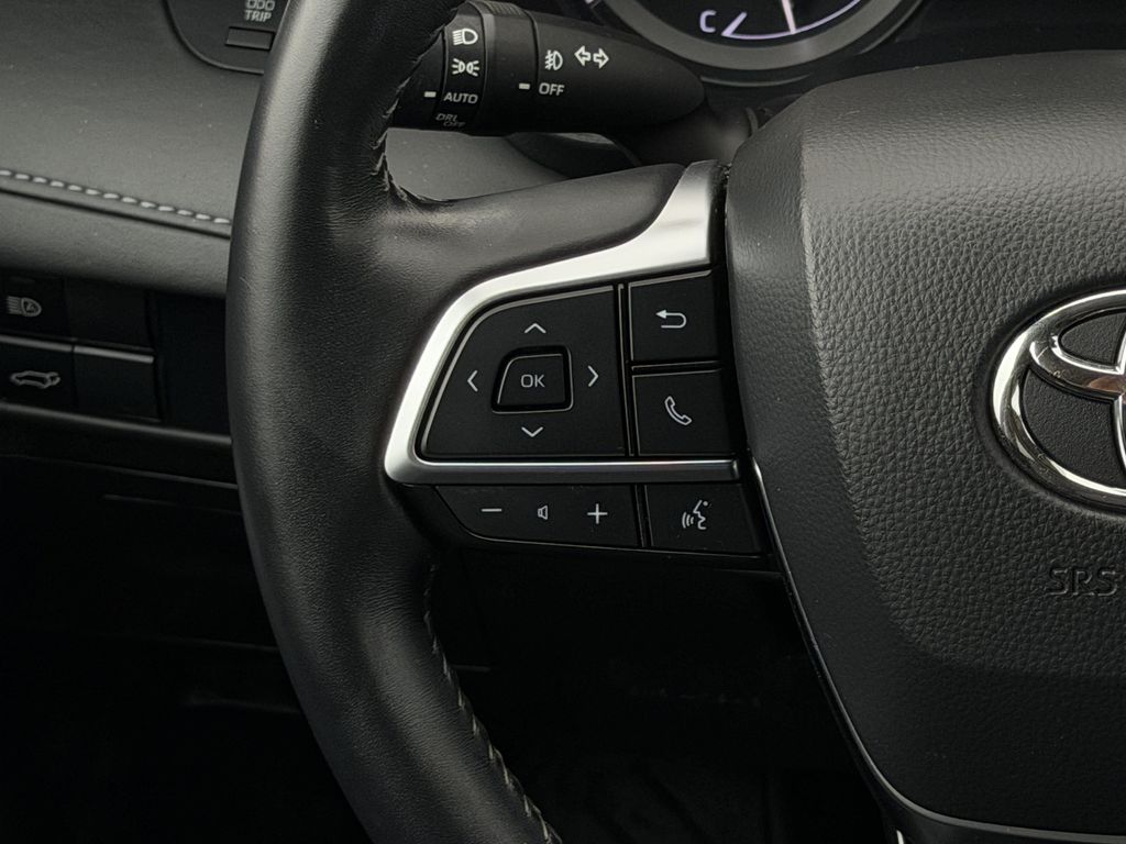 Used 2021 Toyota Highlander SUV