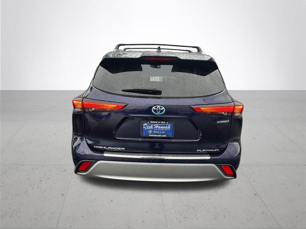 2021 Toyota Highlander Hybrid Platinum