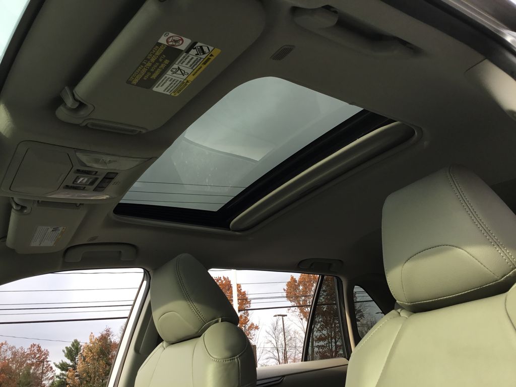 Thumbnail: 2023 Toyota RAV4 - 14