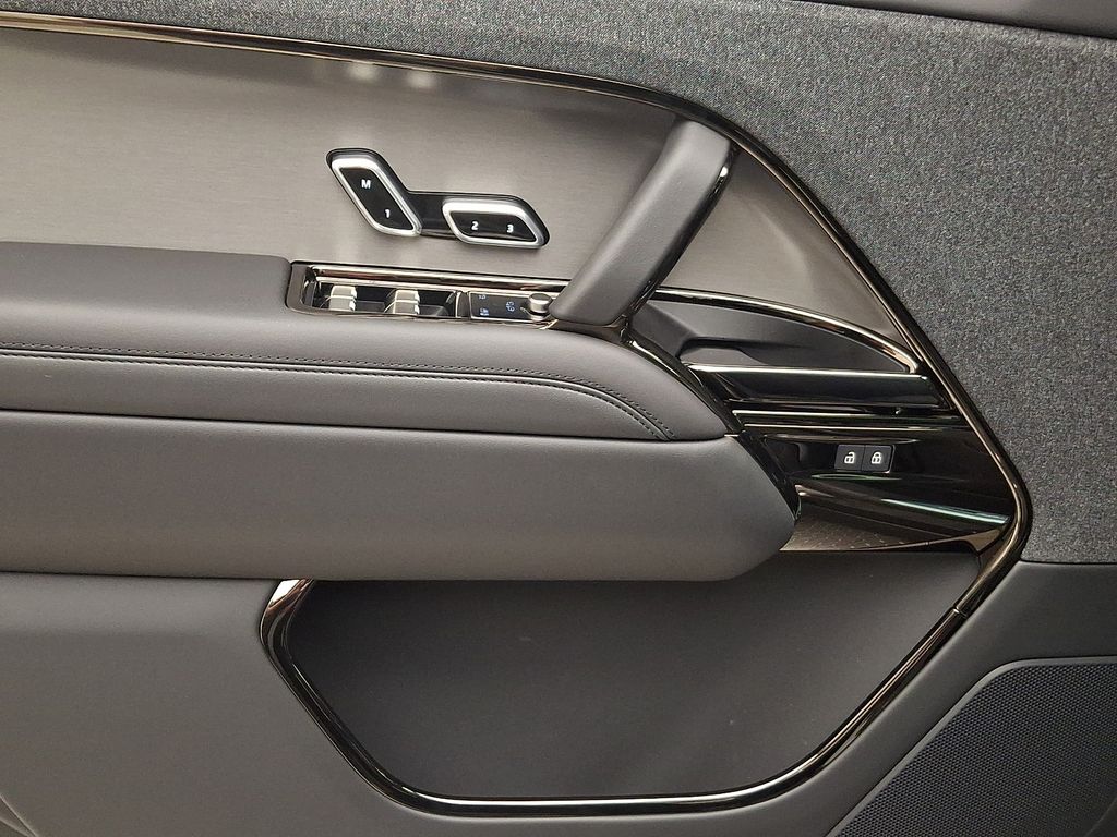 Thumbnail: 2027 Land Rover Range Rover Sport - 9