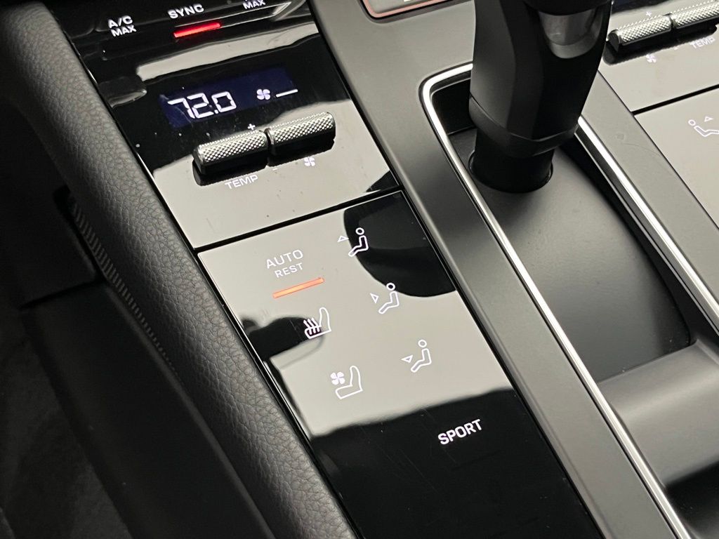 Thumbnail: 2026 Porsche Macan - 16