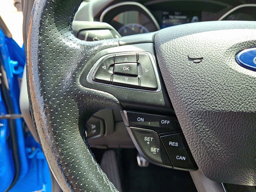 Thumbnail: 2017 Ford Focus - 22