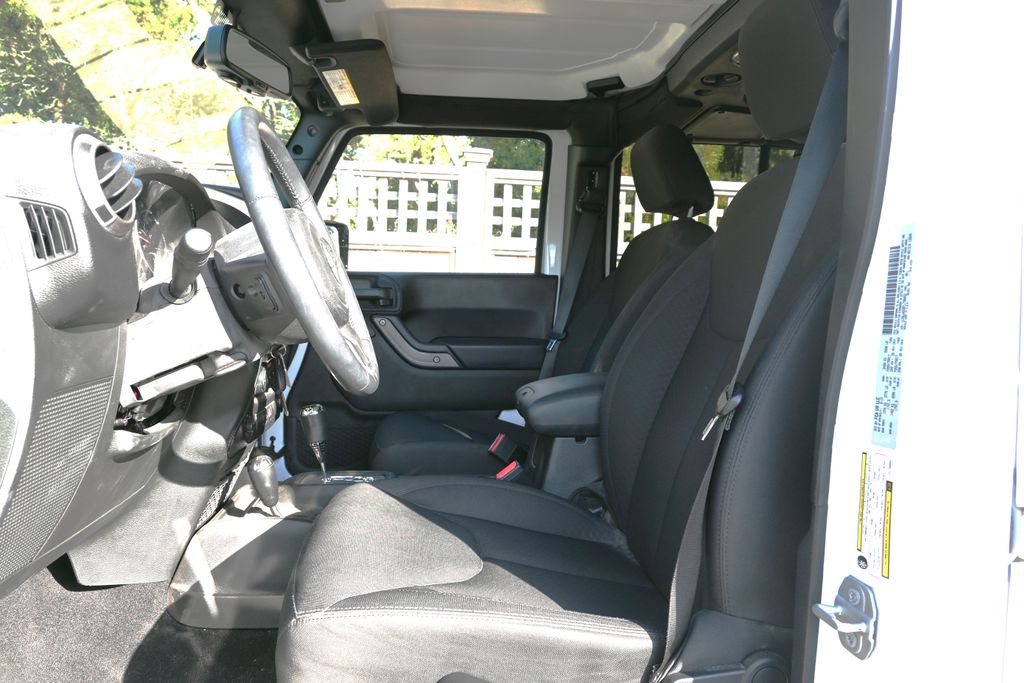 Thumbnail: 2015 Jeep Wrangler - 3