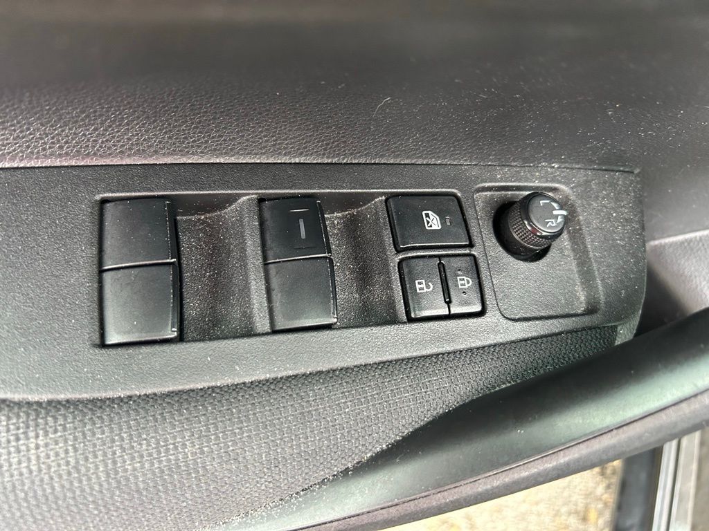 Thumbnail: 2023 Toyota Corolla - 16