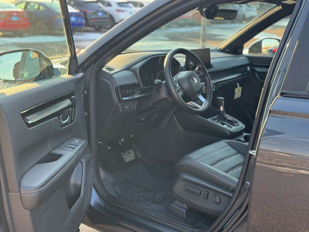 View vehicle photo 5