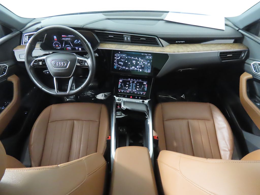 Thumbnail: 2022 Audi e-tron GT - 11