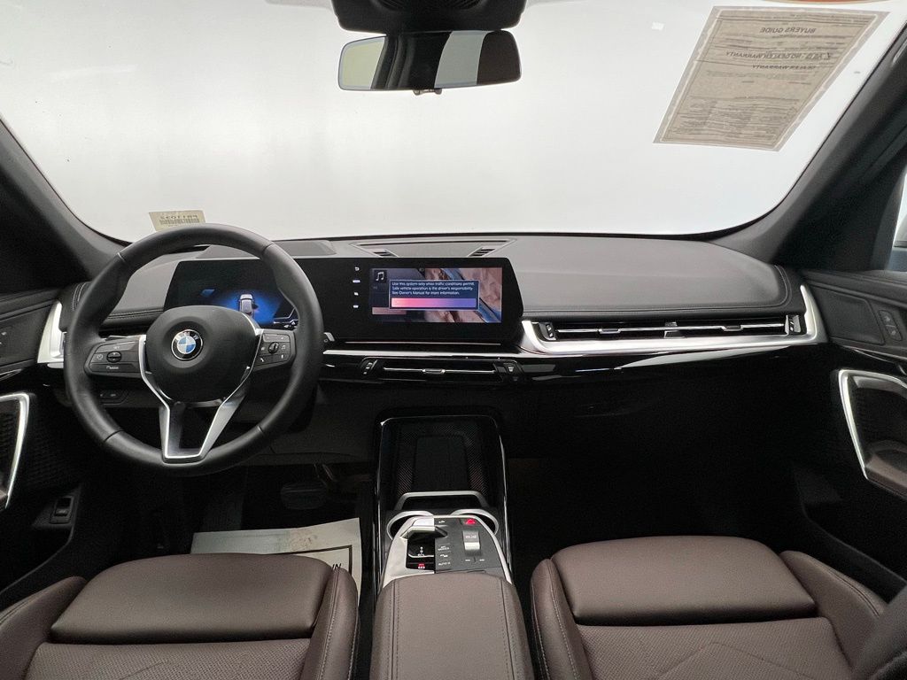 Thumbnail: 2025 BMW X1 - 10