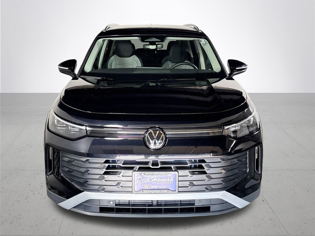 2025 Volkswagen Tiguan S photo 2