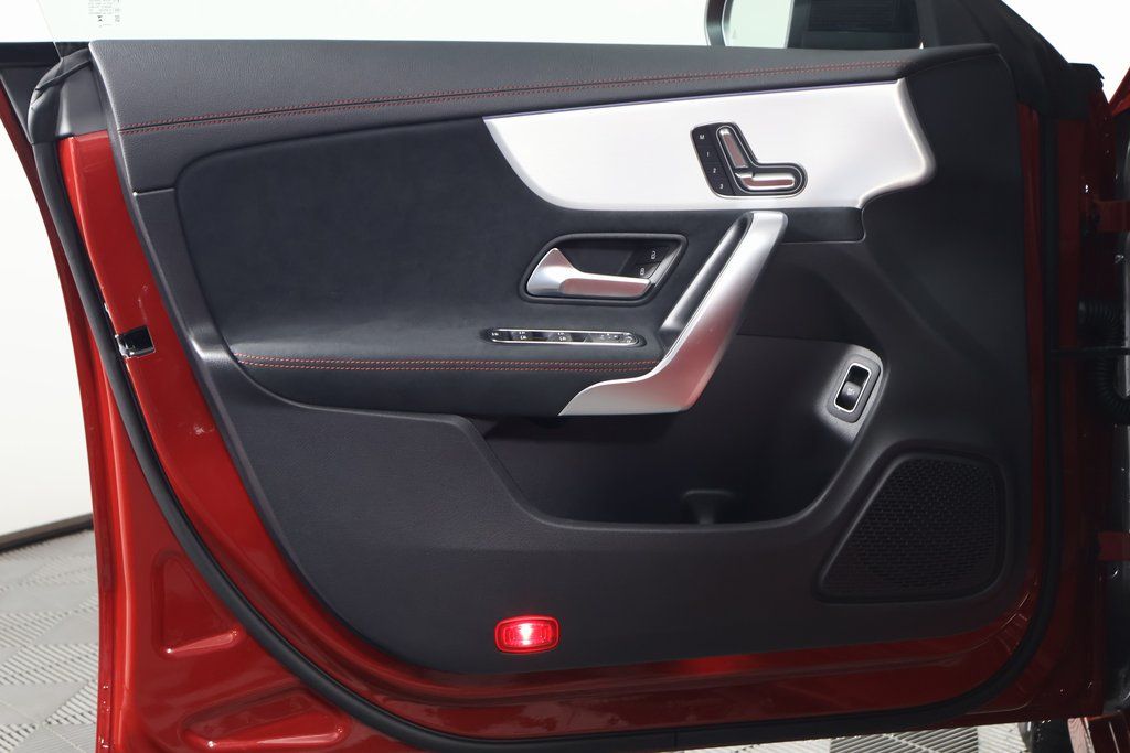 2025 Mercedes-Benz CLA 250 7
