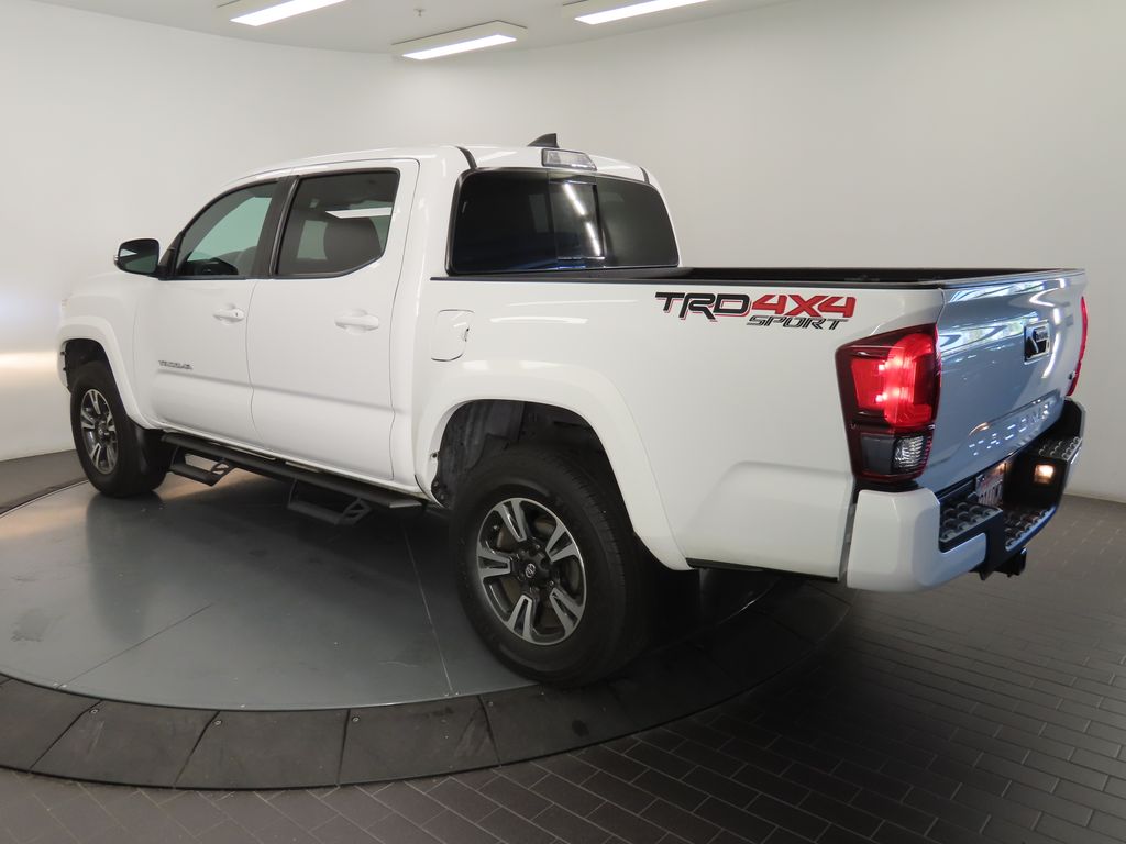 Thumbnail: 2018 Toyota Tacoma - 3