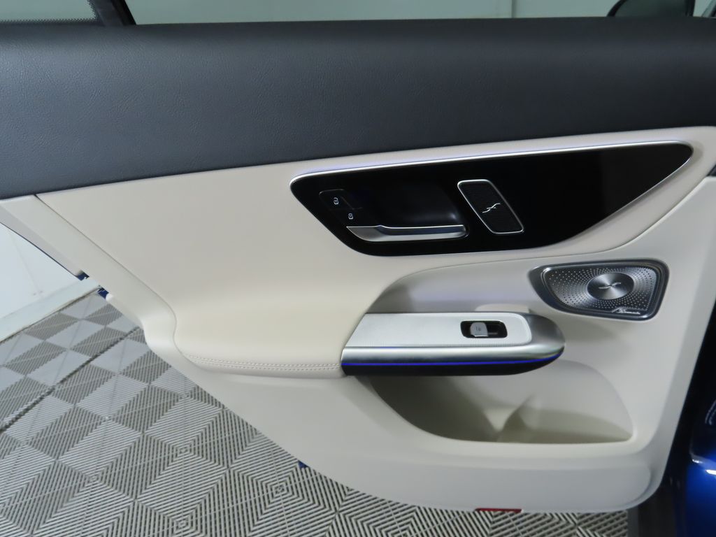 Thumbnail: 2026 Mercedes-Benz GLC - 27