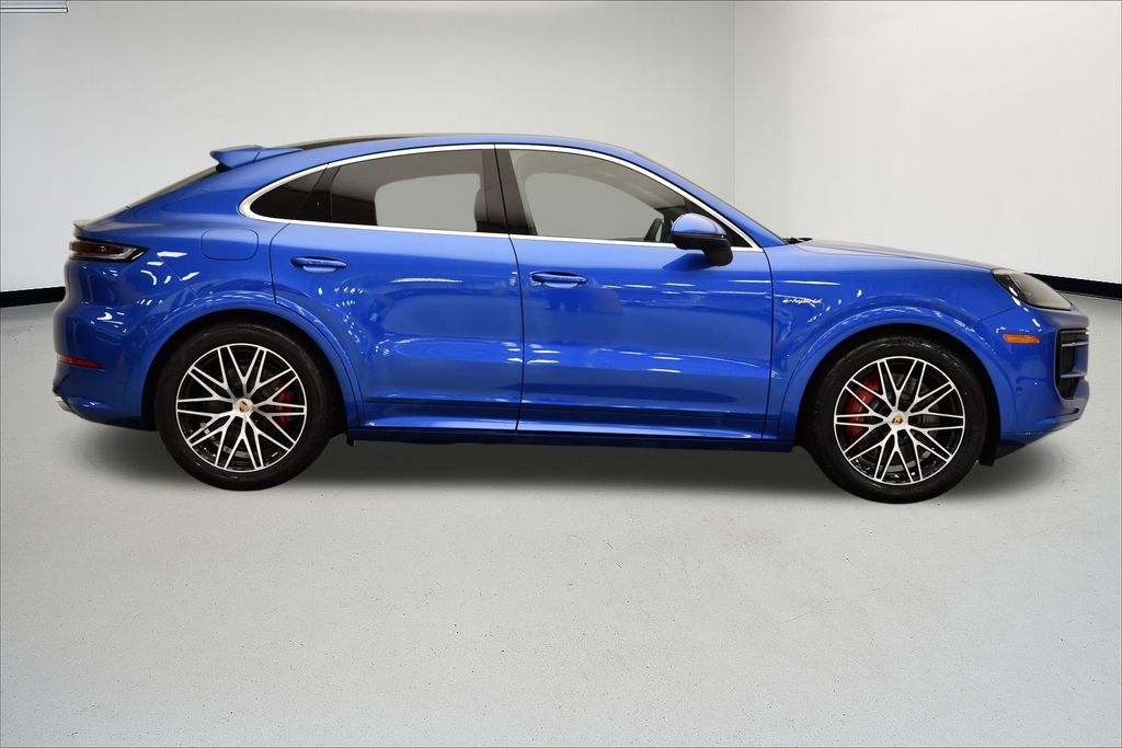 Thumbnail: 2025 Porsche  - 8