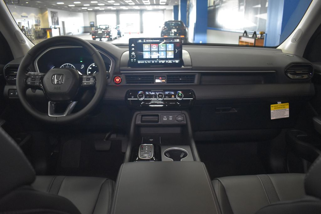 2025 Honda Pilot Touring 10