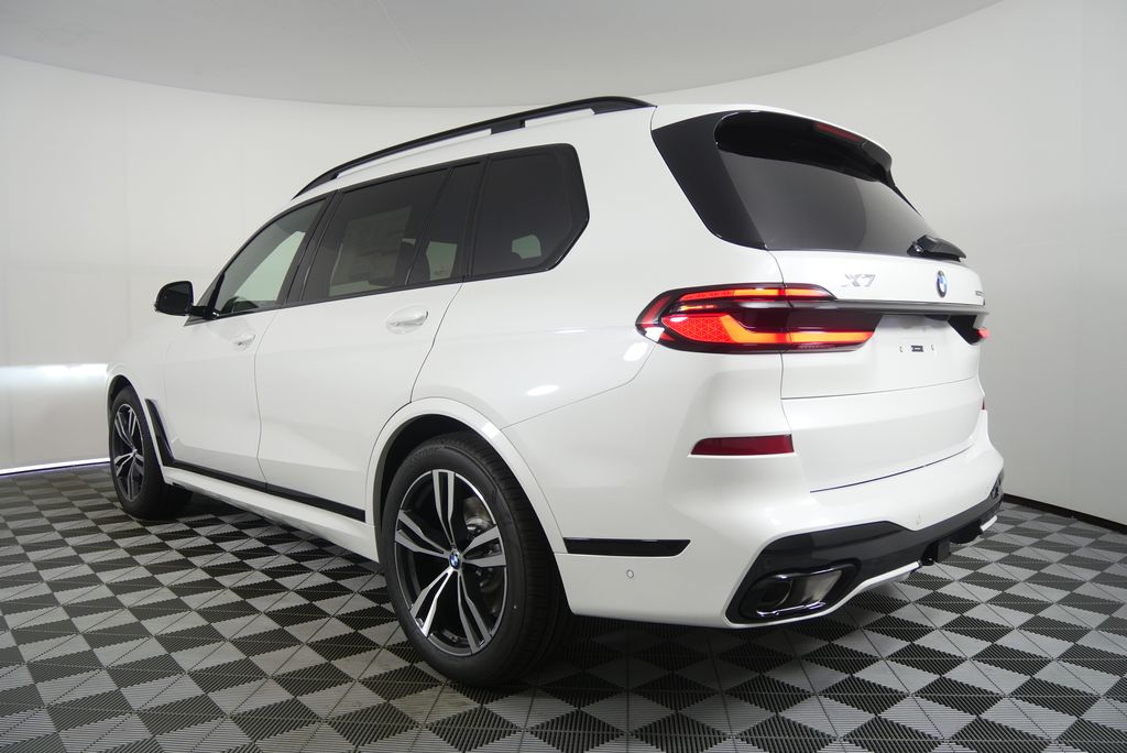Thumbnail: 2027 BMW X7 - 5
