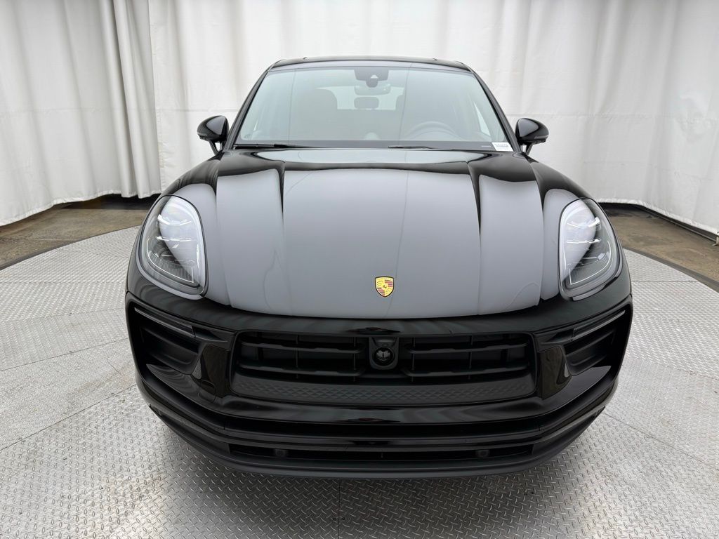 Thumbnail: 2025 Porsche Macan - 6