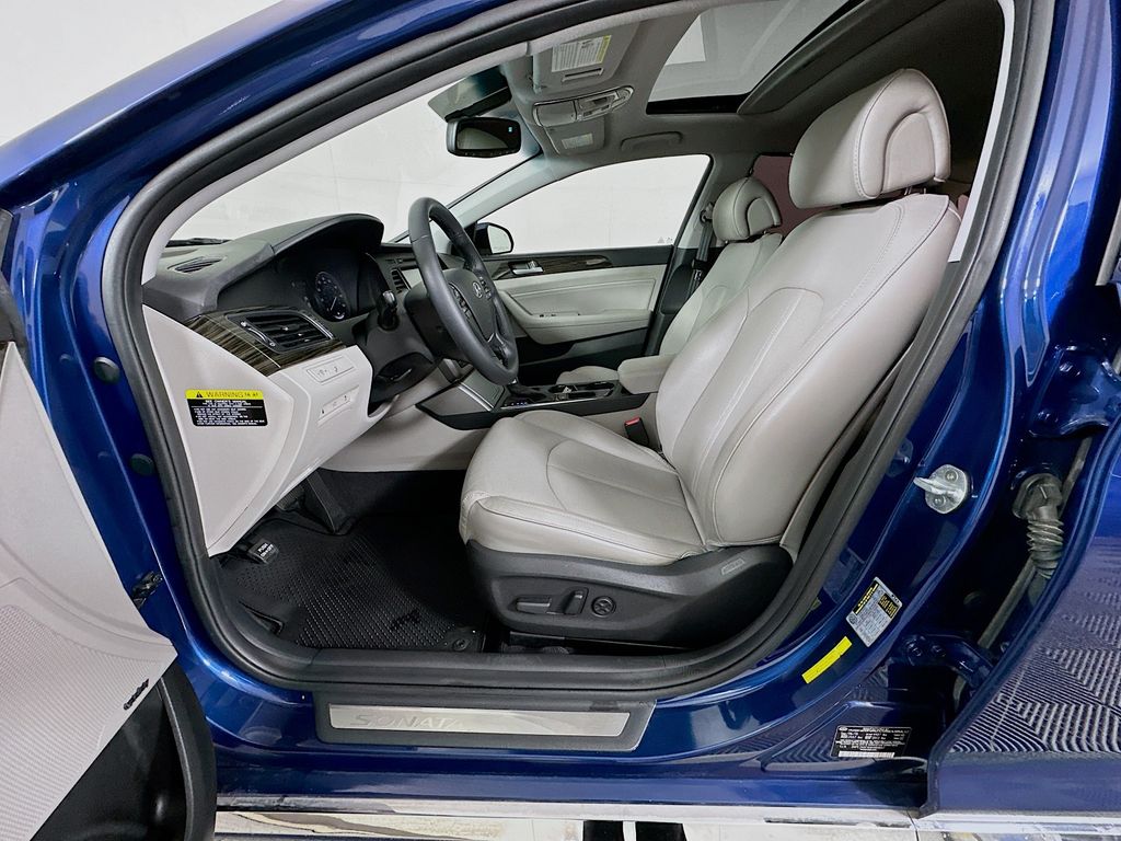 Thumbnail: 2017 Hyundai Sonata - 22