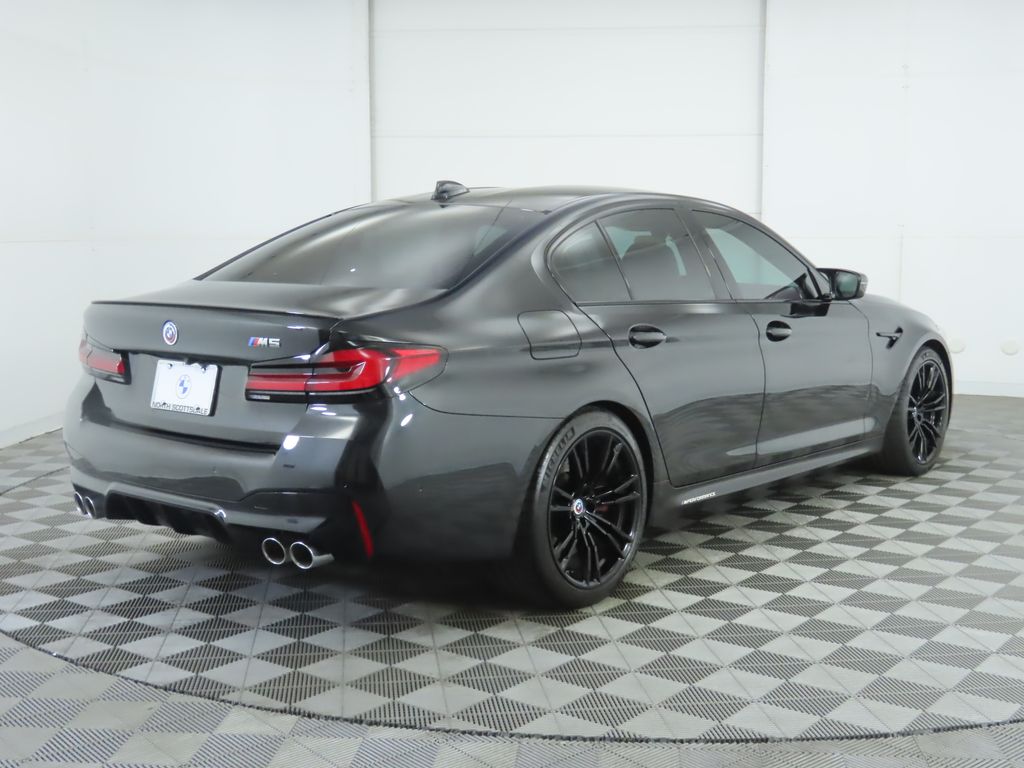 Thumbnail: 2022 BMW M5 - 5