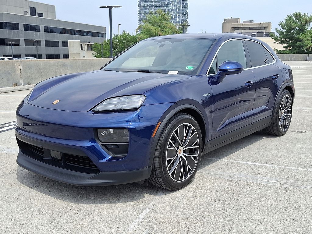 Thumbnail: 2025 Porsche Macan - 1
