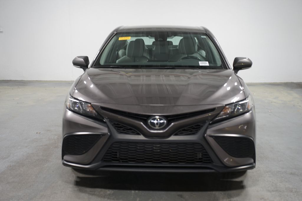 2023 Toyota Camry SE 2