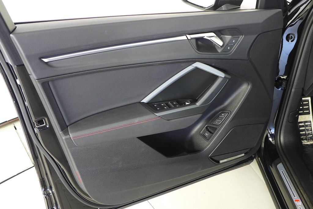 Thumbnail: 2025 Audi Q3 - 11