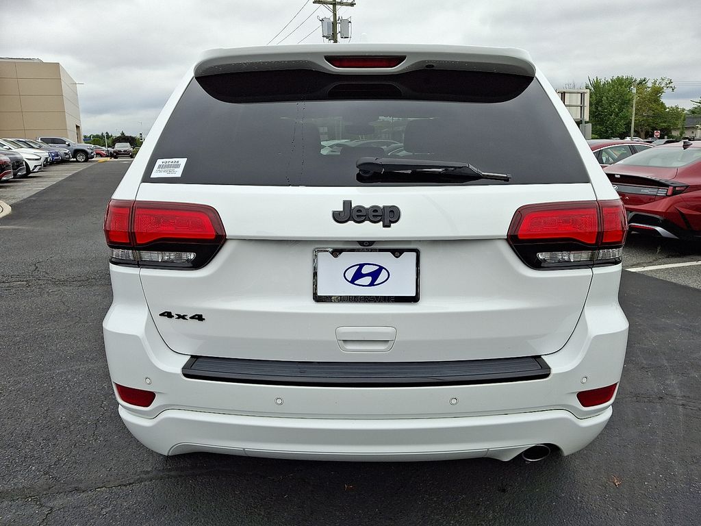 Thumbnail: 2018 Jeep Grand Cherokee - 5