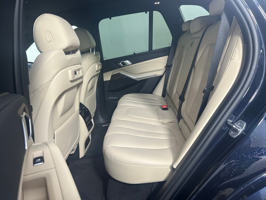Thumbnail: 2022 BMW X5 - 17