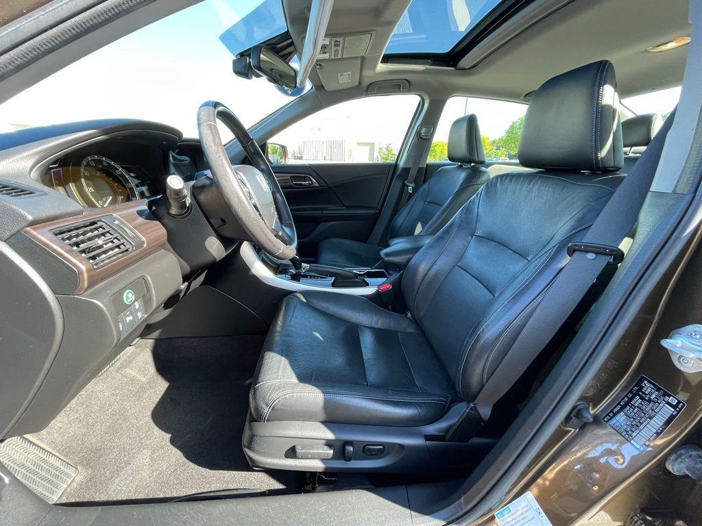 Thumbnail: 2017 Honda Accord - 28