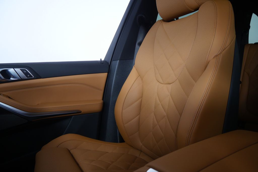 Thumbnail: 2026 BMW X5 - 21