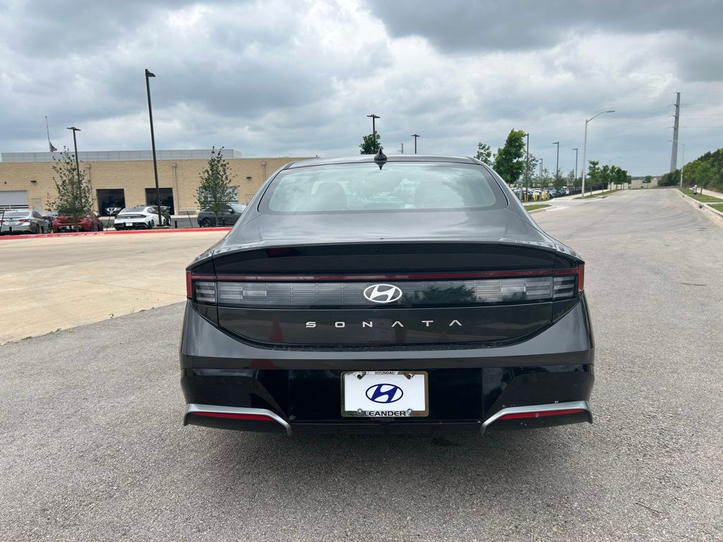 2025 Hyundai Sonata SEL 4