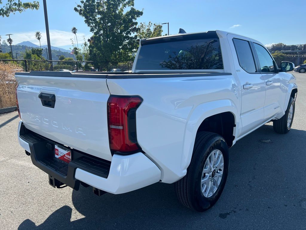 2025 Toyota Tacoma SR5 Double Cab photo 3