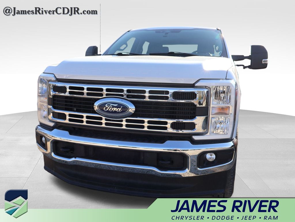 Oxford White 2024 Ford F-250 Super Duty XLT SuperCab 4WD Pickup Truck Four-Wheel Drive Automatic