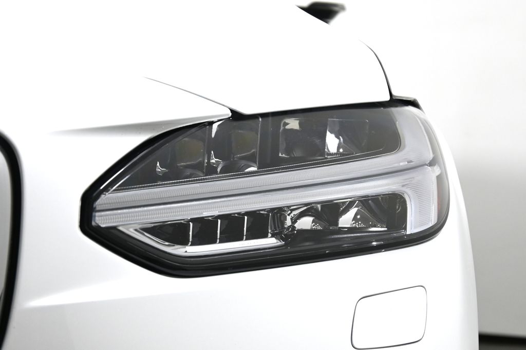 Thumbnail: 2017 Volvo S90 - 11