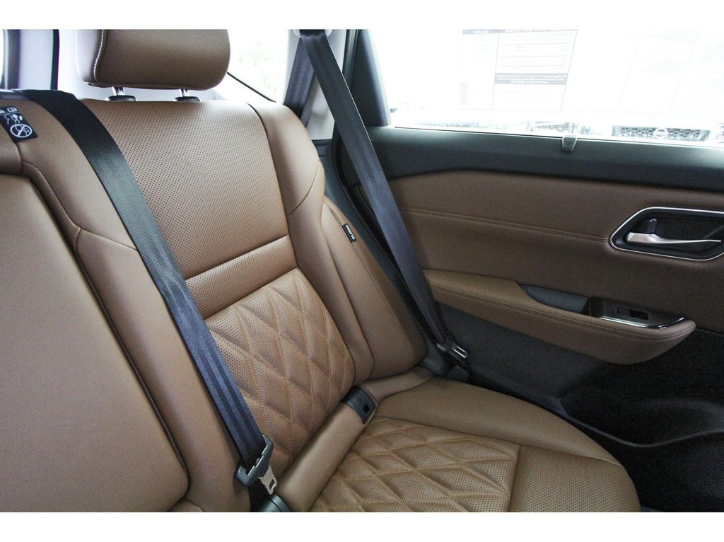 2026 Nissan Rogue Platinum - 11