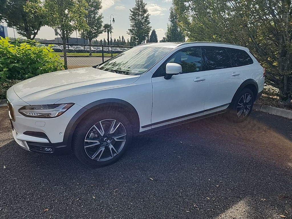 Crystal White Pearl 2017 Volvo V90 Wagon All-Wheel Drive Automatic