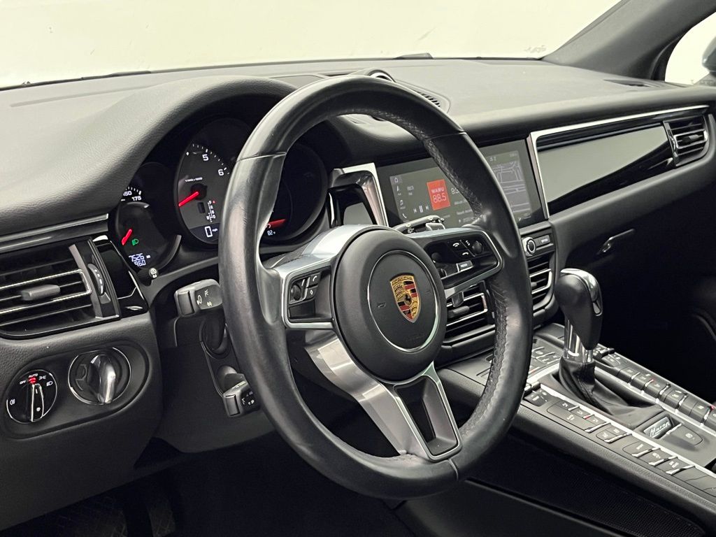 Thumbnail: 2020 Porsche Macan - 5