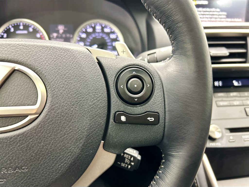 Thumbnail: 2016 Lexus IS - 12