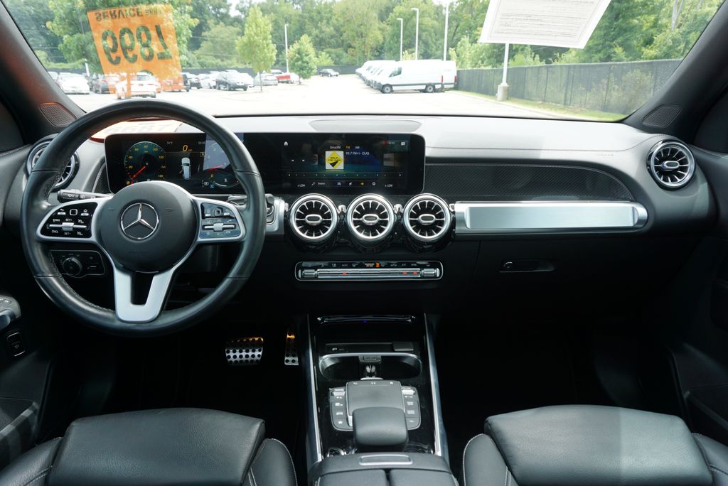 Thumbnail: 2021 Mercedes-Benz GLB - 17