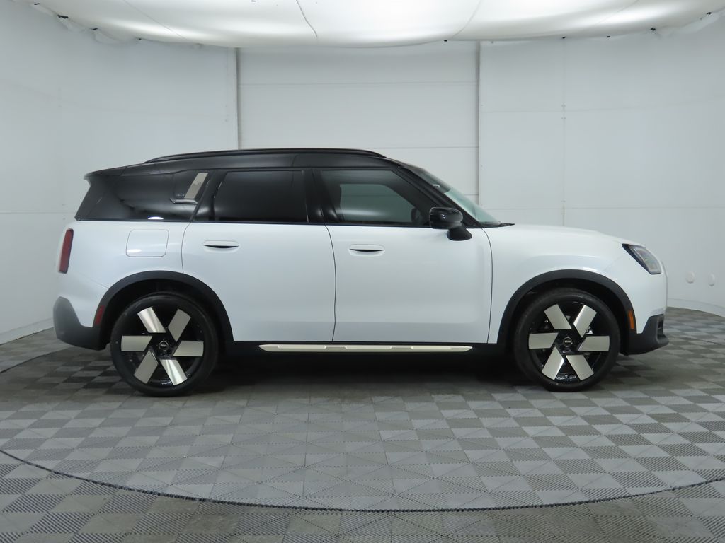 2025 MINI Cooper Countryman Iconic 4