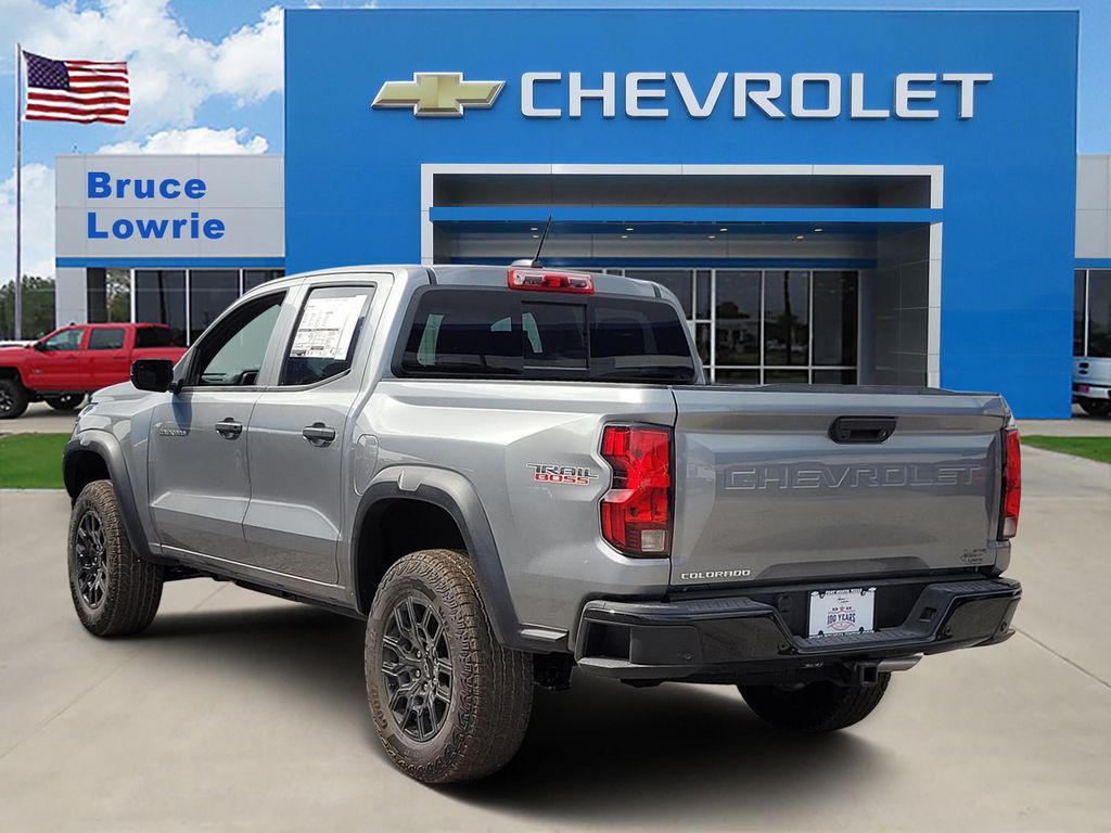View vehicle photo 3