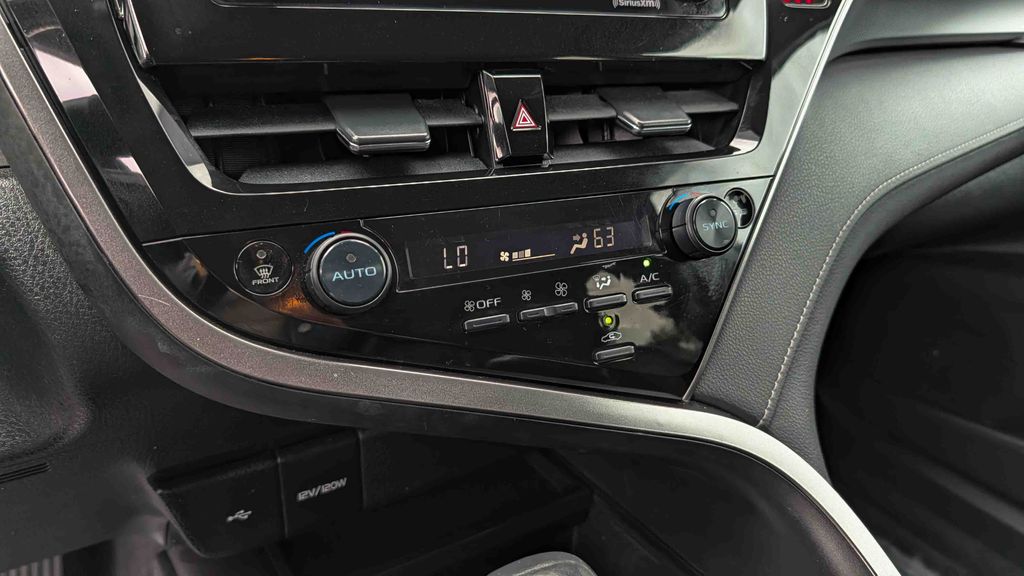 Used 2022 Toyota Camry SE 4D Sedan