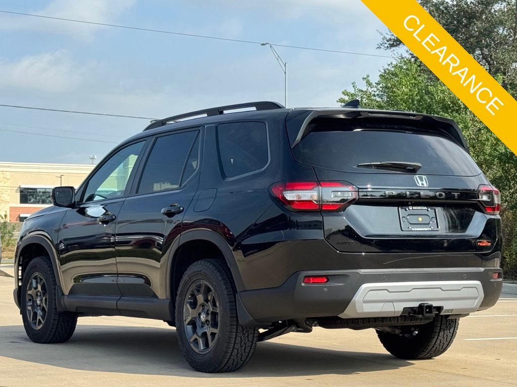 2025 Honda Pilot TrailSport Black at Monument Chevrolet
