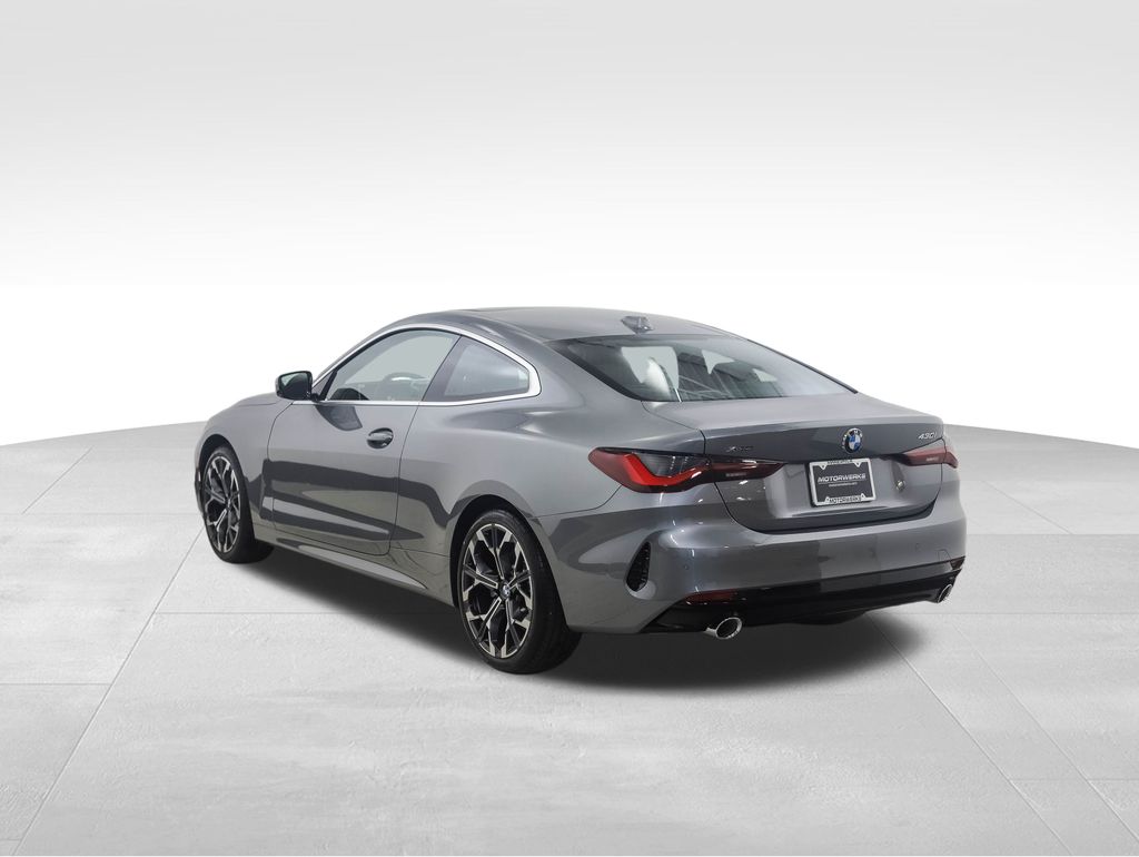 Thumbnail: 2026 BMW 4 Series - 3