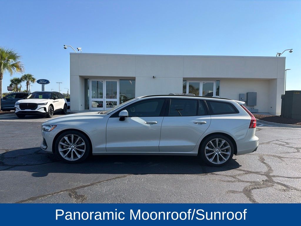 2020 Volvo V60 T5 Momentum