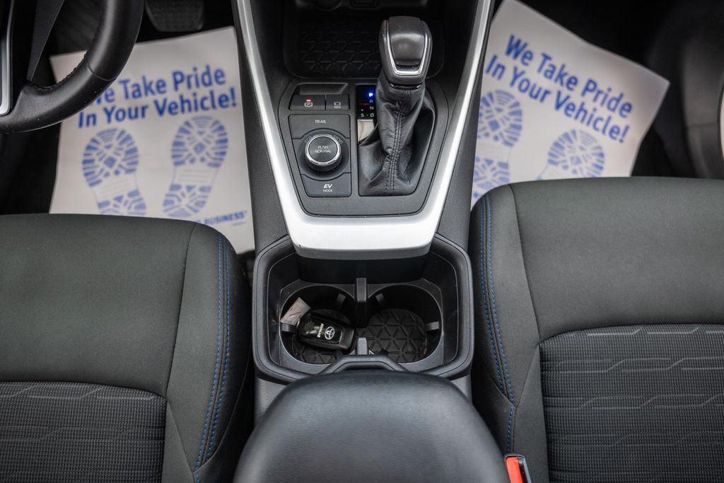 ToyotaRAV4 Hybrid27