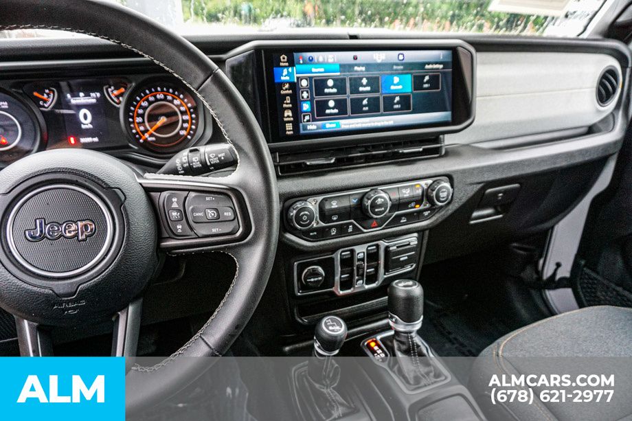 Used 2025 White Jeep Sport S image 34