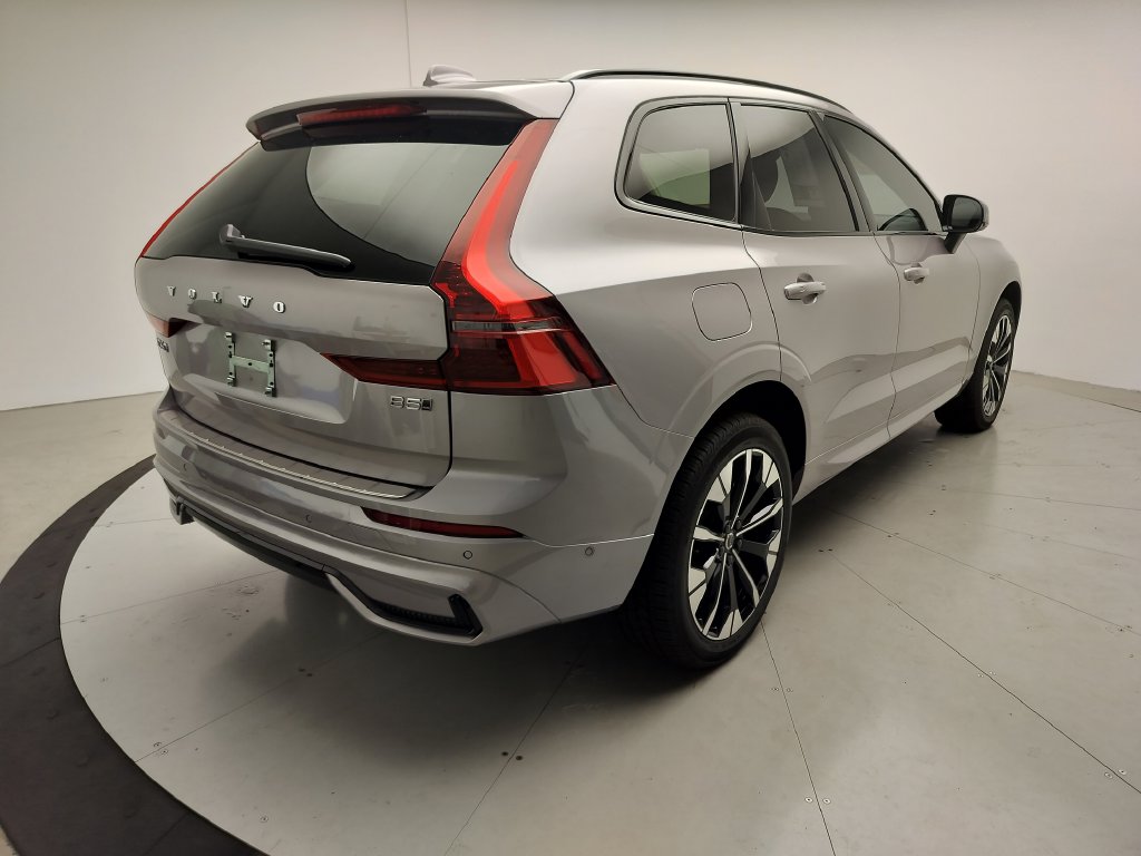 Thumbnail: 2026 Volvo XC60 - 5