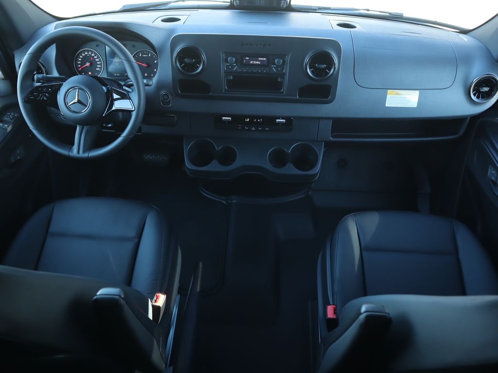 Thumbnail: 2025 Mercedes-Benz Sprinter - 14