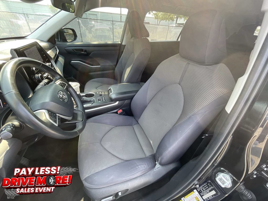 Used 2023 Toyota Highlander SUV