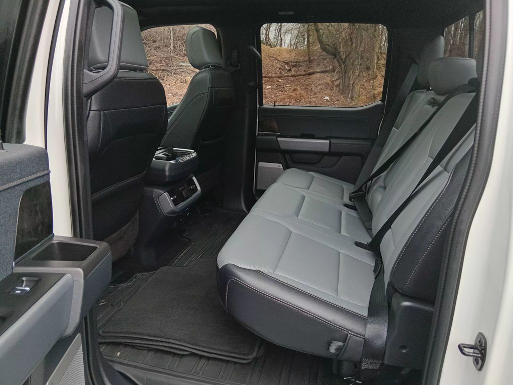 2023 Ford F-150 Lightning LARIAT